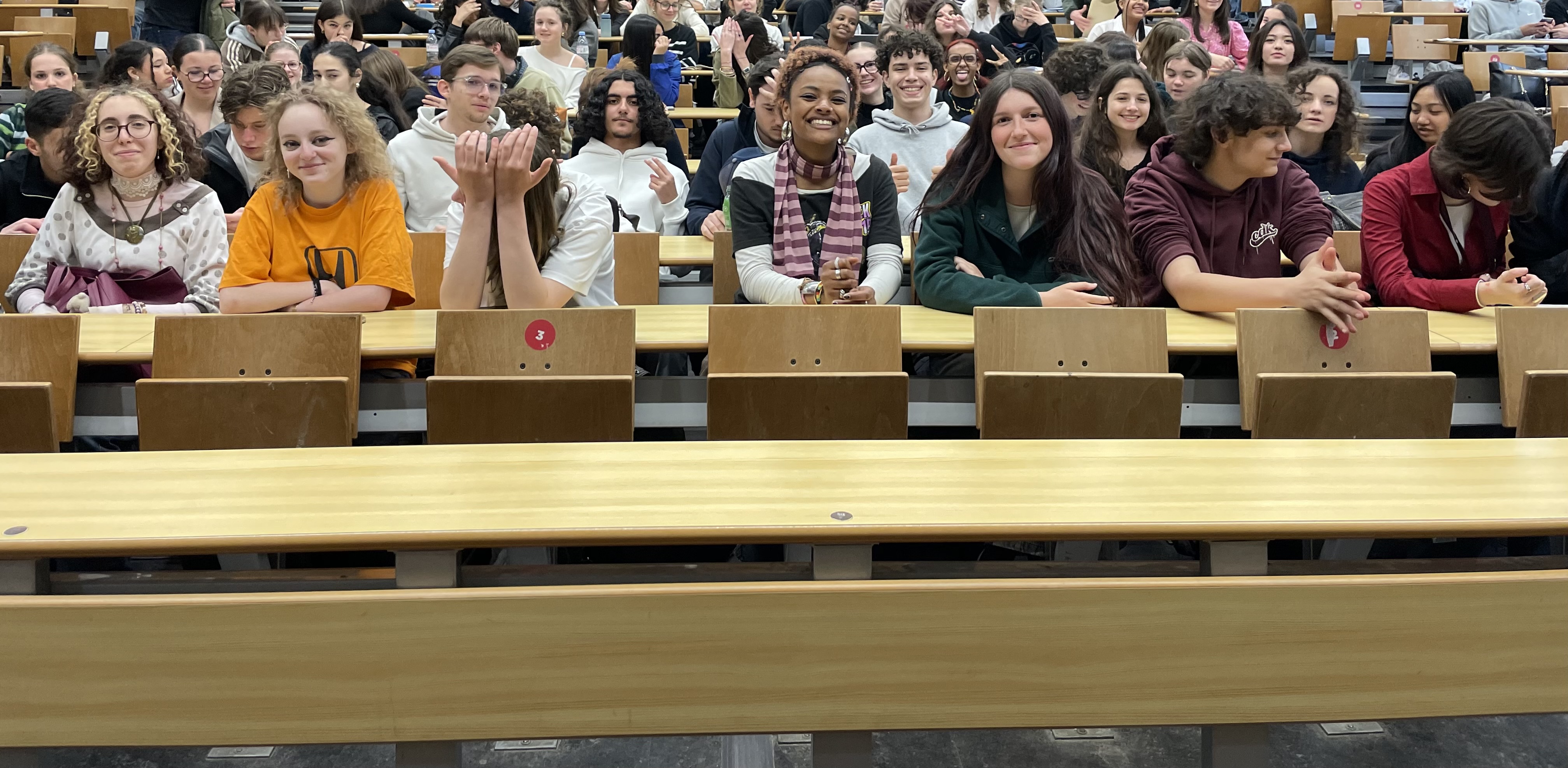 Photo simulation débat parlementaire 1ère HGGSP.jpg